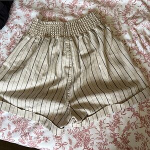 Ci Sono Beige and Black shorts